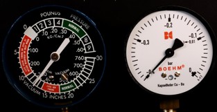 Zeigerausschlag bei -0,4 bar